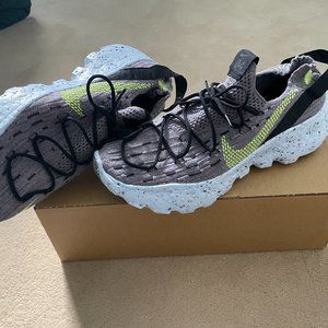 Men's Nike Space Hippie 04 'Grey Volt' (size 11)